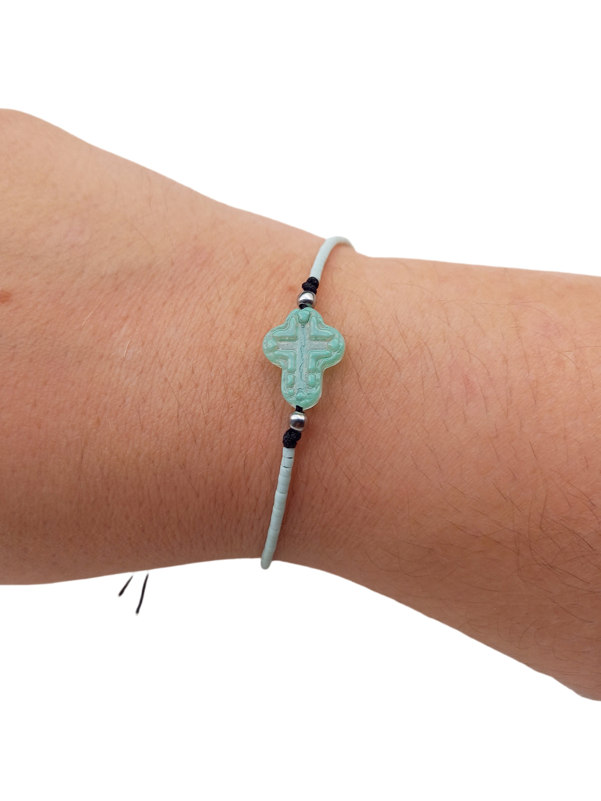 ✞  Bonita Cruz ✞   Bracelet artisanal modèle vert menthe clair