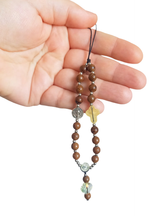 ✞ Protection de St Benoît ✞  Bijou de téléphone artisanal style mini chapelet